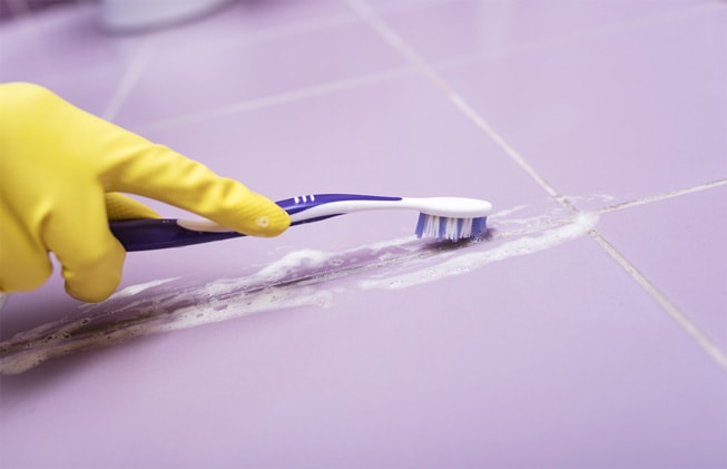 Cómo limpiar las juntas de los azulejos y pavimentos