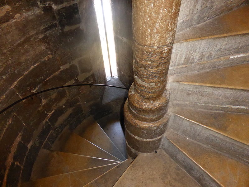 Historia de las escaleras valencianas (III): la torre del Miguelete